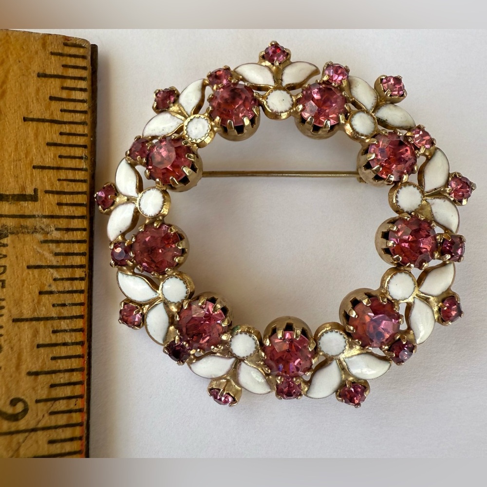 Vintage Pink Glass Rhinestone & White Enamel Floral Wreath Brooch 2” - Picture 6 of 7